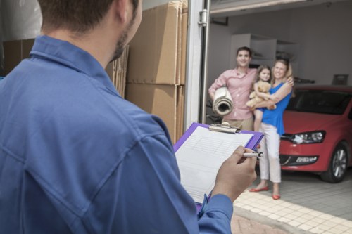 Moving service navigating residential streets in Putney