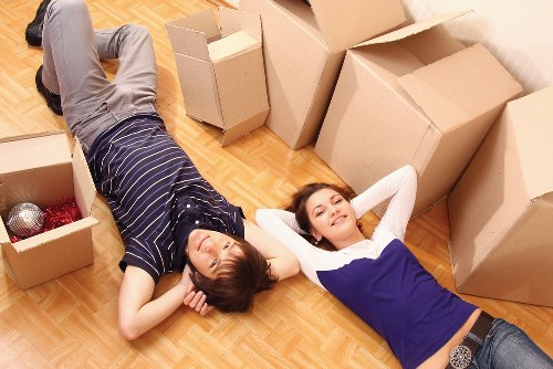 Putney moving van service for flats, houses, and business moves