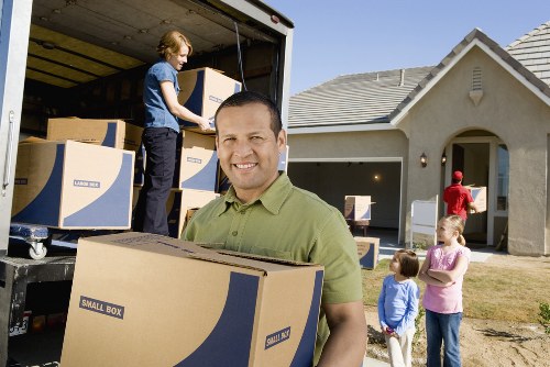 Customer choosing secure payment method for Putney removals
